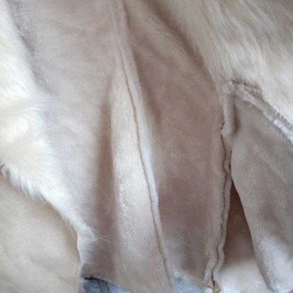 Faux fur vest - Picture 3 of 5